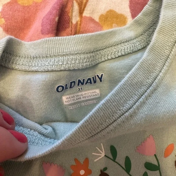 6 Pairs of 3T Pajamas - Picture 4 of 7